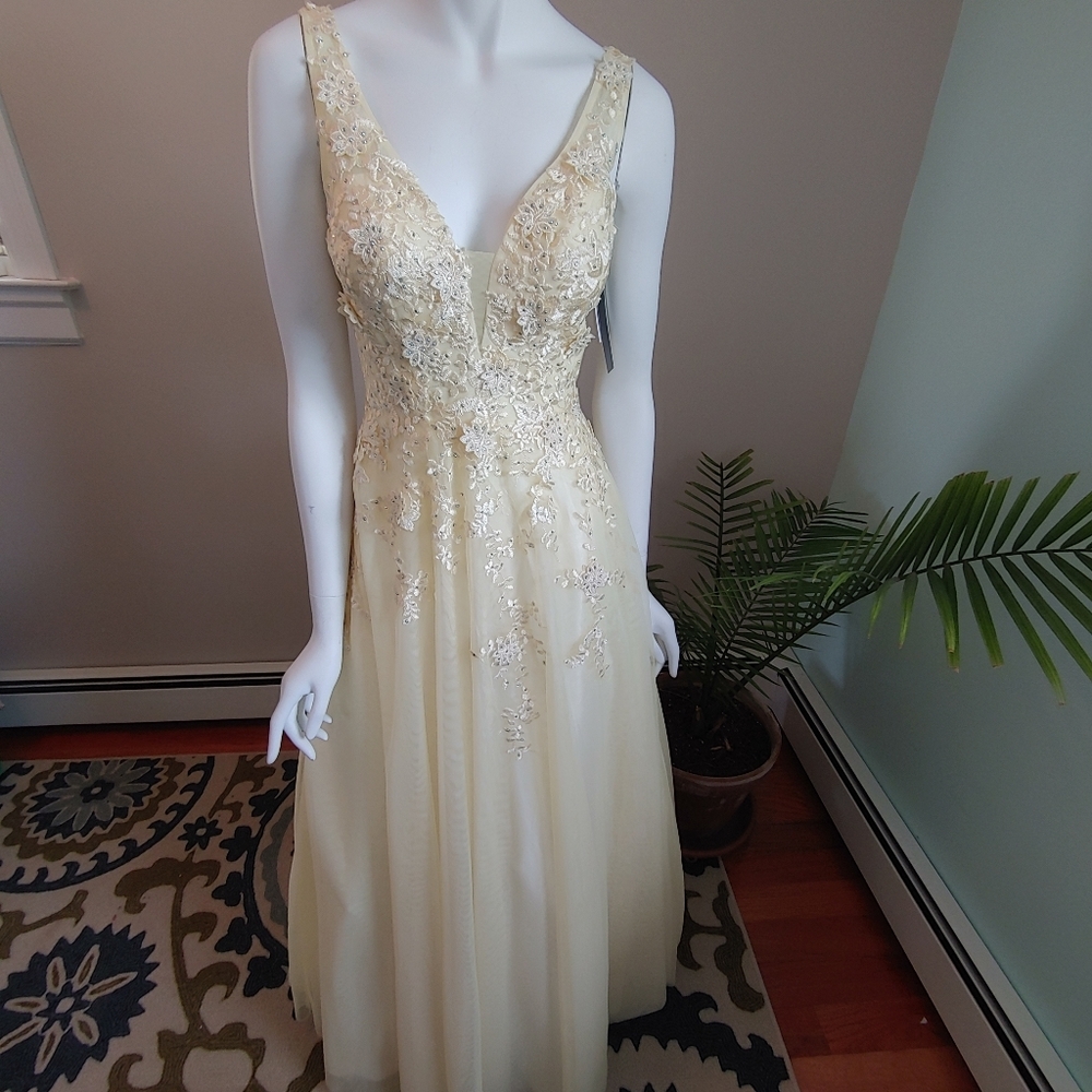 XScape New Women's Ball Gown - Picture 4 of 6